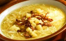 Sopa de Pollo con Fideos al Curry
