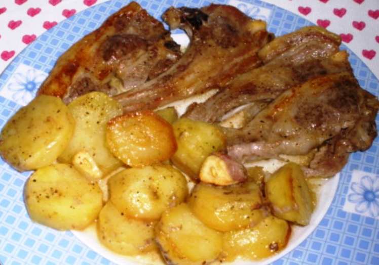 Receta Chuletas De Cordero Con Patatas Al Horno | Mis Recetas