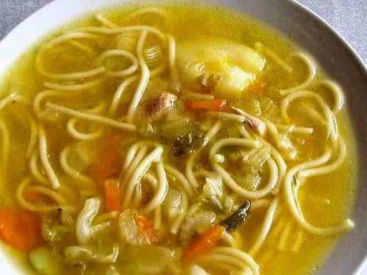 Sopa De Pollo Casera