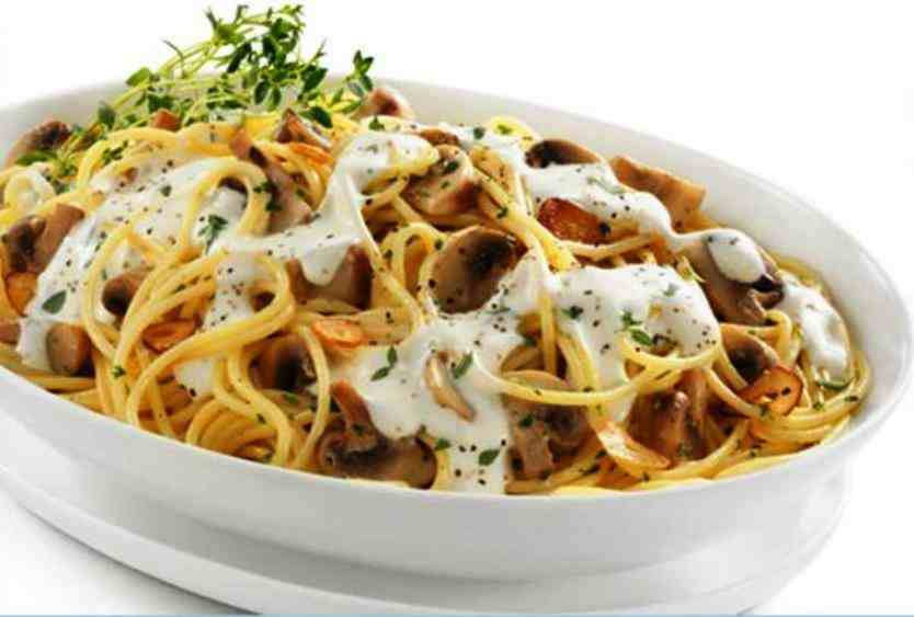 Receta Espaguetis con Pollo y Champiñones | Mis Recetas Caseras